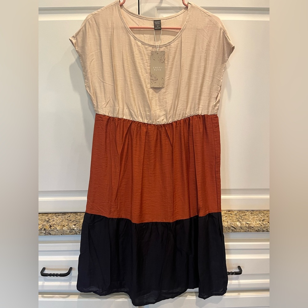 NWT Emery Rose Colorblock Dress in Cream, Rust, and Navy size Small